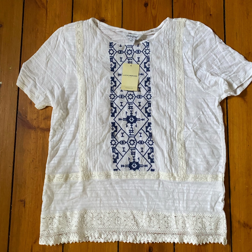 Lucky Brand NWT Tee size small white with blue embroidery